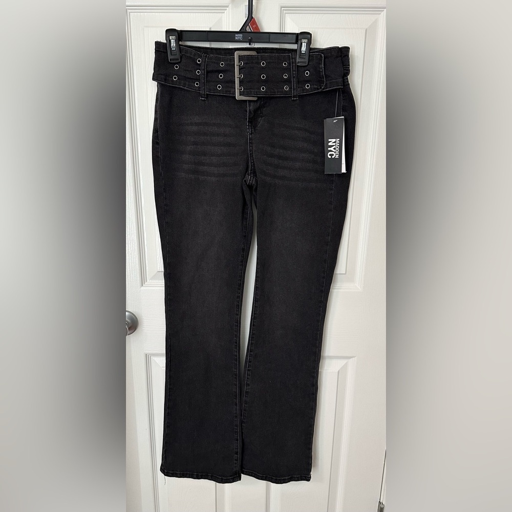 Elegant Black Flare Jeans for Women - Picture 6 of 10